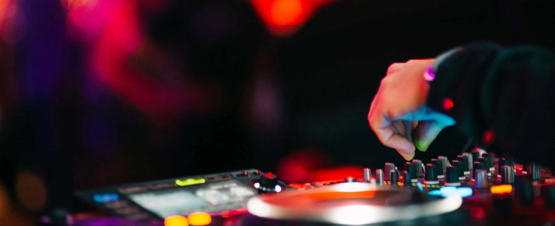 Fête de la musique et platines de DJ