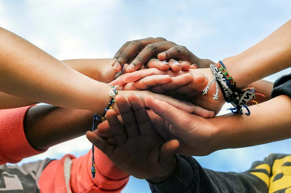 Mains réunies pour la solidarité